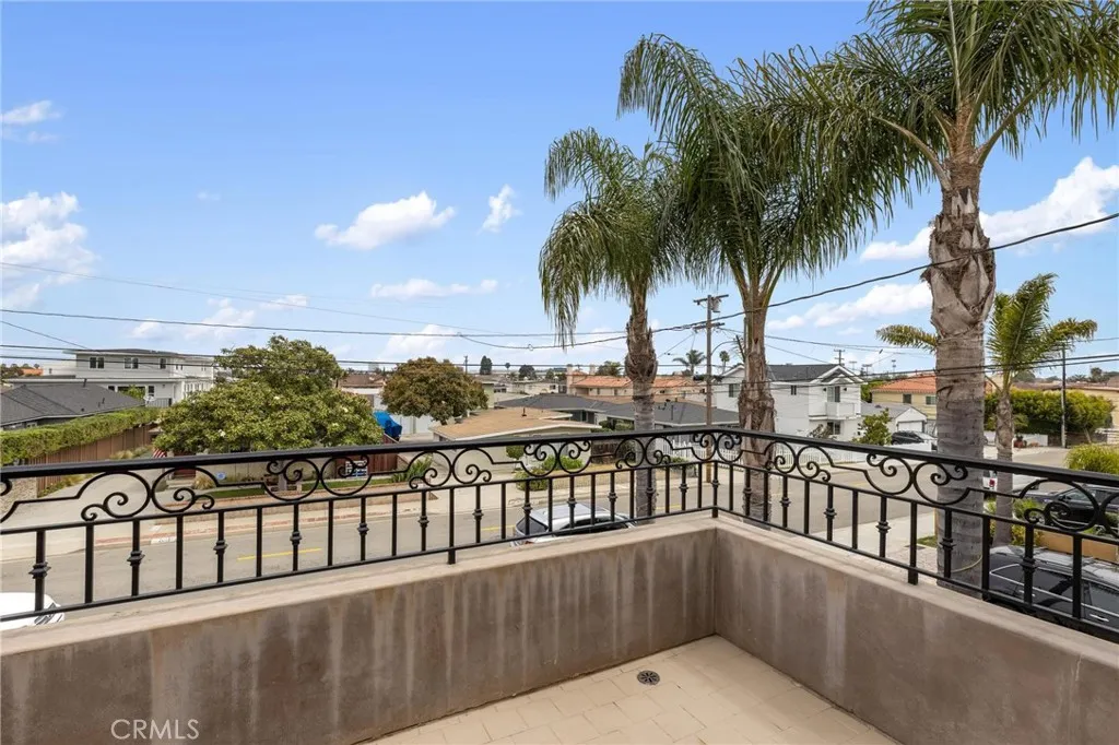 2012 Robinson Street, Redondo Beach, California 90278 home-pic-35