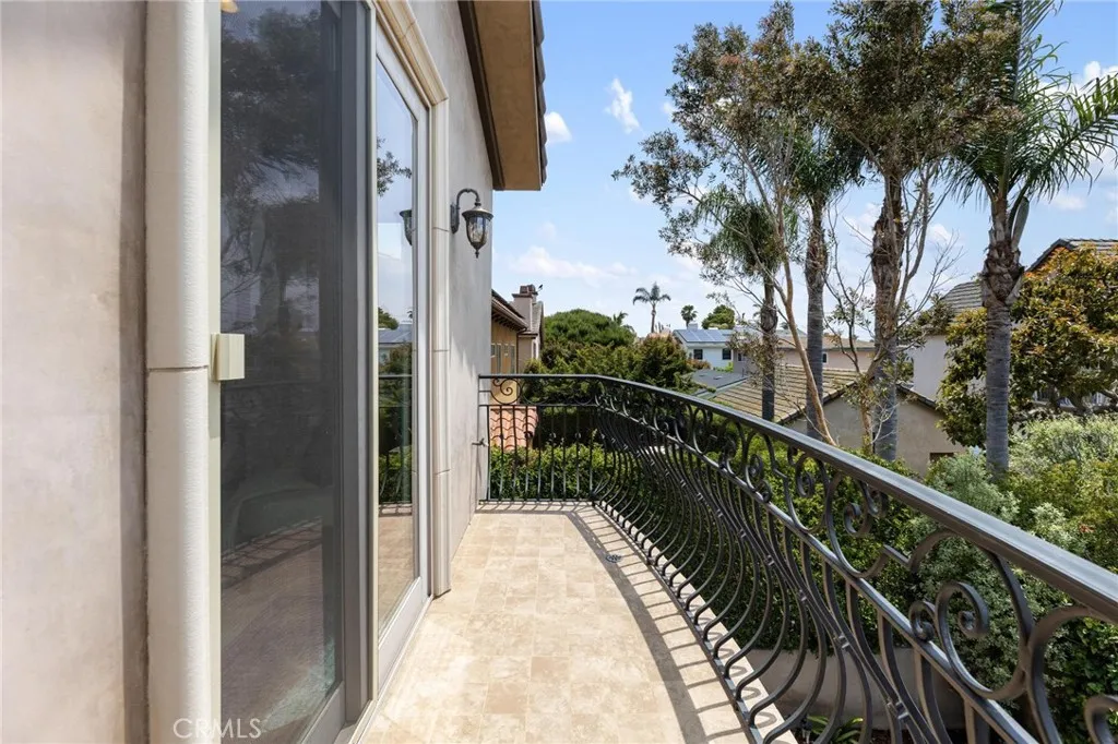 2012 Robinson Street, Redondo Beach, California 90278 home-pic-29