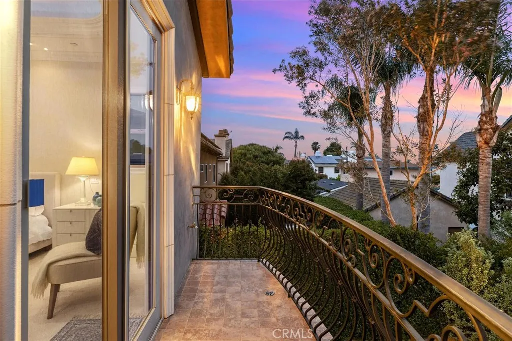 2012 Robinson Street, Redondo Beach, California 90278 home-pic-55