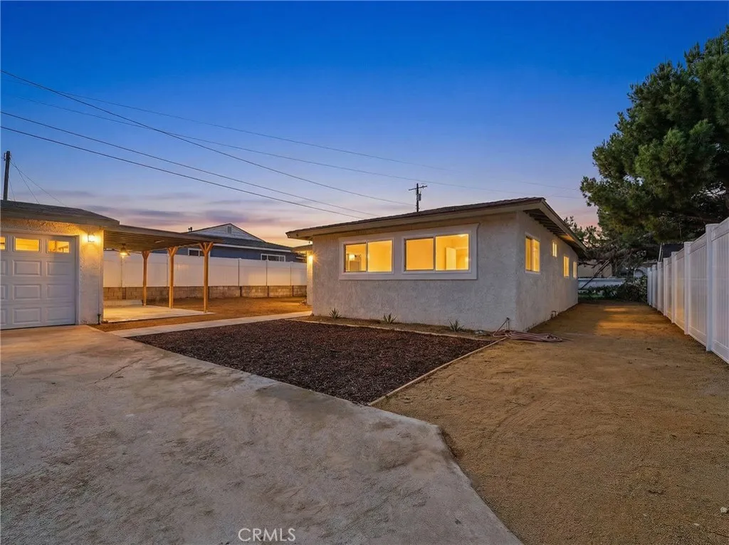 536 E 220th, Carson, California 90745 home-pic-43