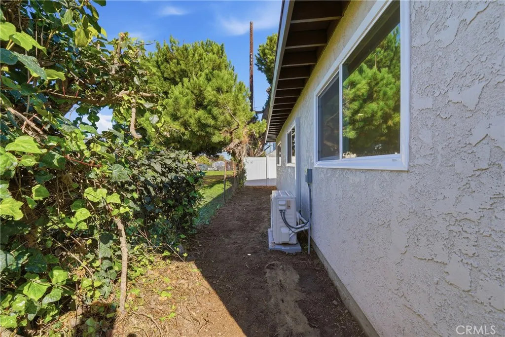 536 E 220th, Carson, California 90745 home-pic-38