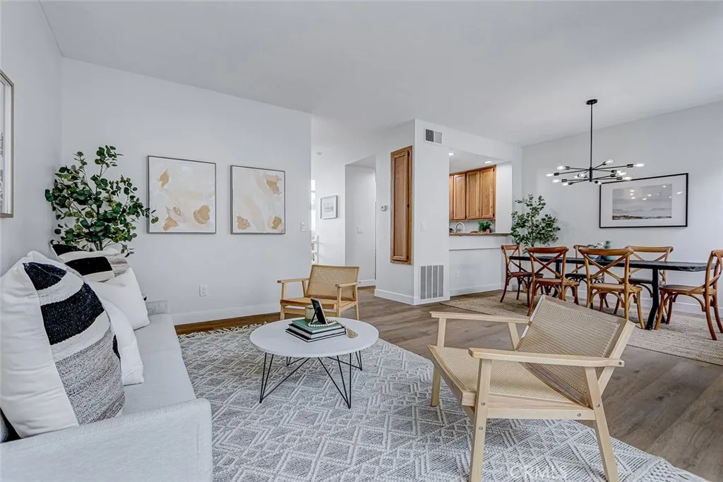 501 Herondo 18, Hermosa Beach, California 90254 home-pic-1