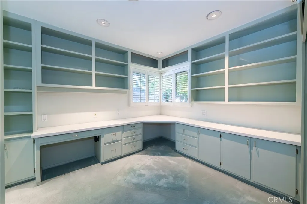 16237 Meadowridge, Encino, California 91436 home-pic-22