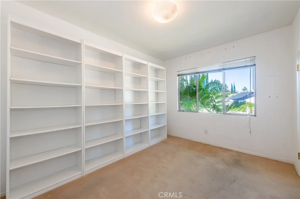 16237 Meadowridge, Encino, California 91436 home-pic-25