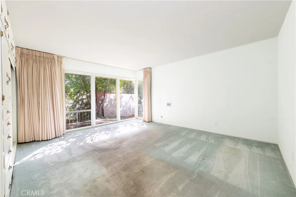 16237 Meadowridge, Encino, California 91436 home-pic-18