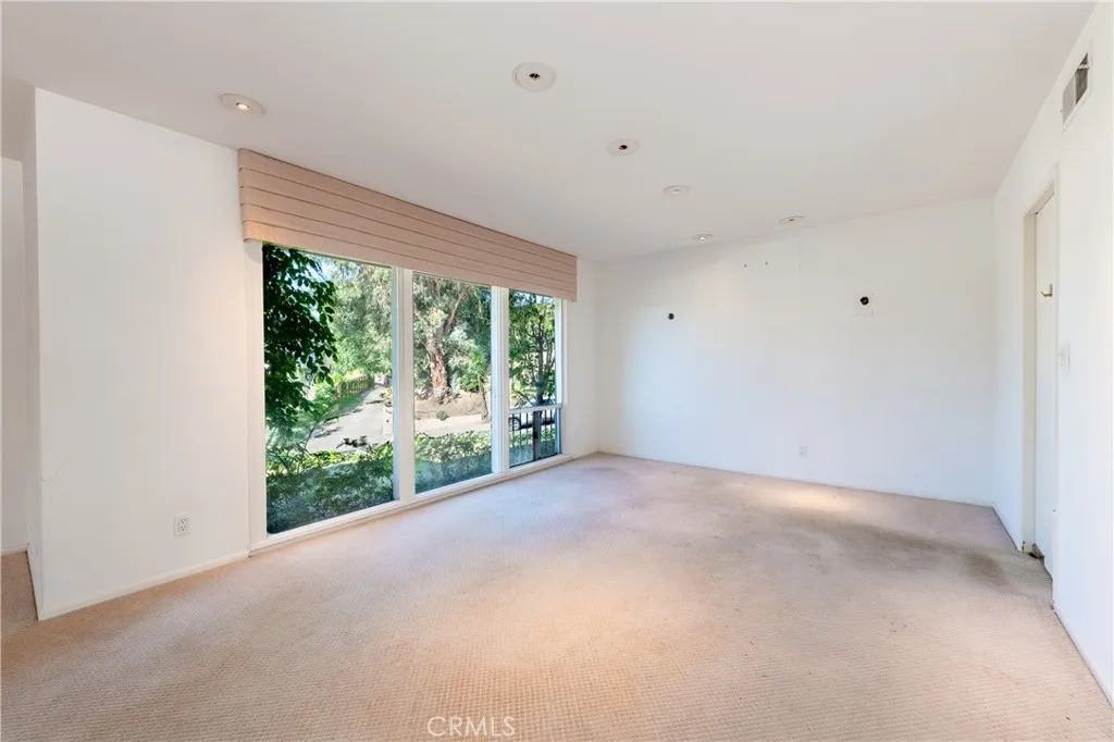 16237 Meadowridge, Encino, California 91436 home-pic-10