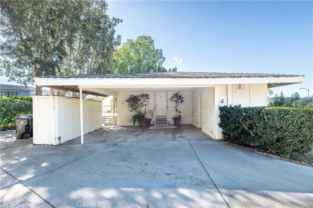 16237 Meadowridge, Encino, California 91436 home-pic-30