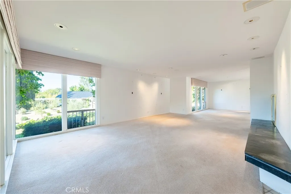 16237 Meadowridge, Encino, California 91436 home-pic-8