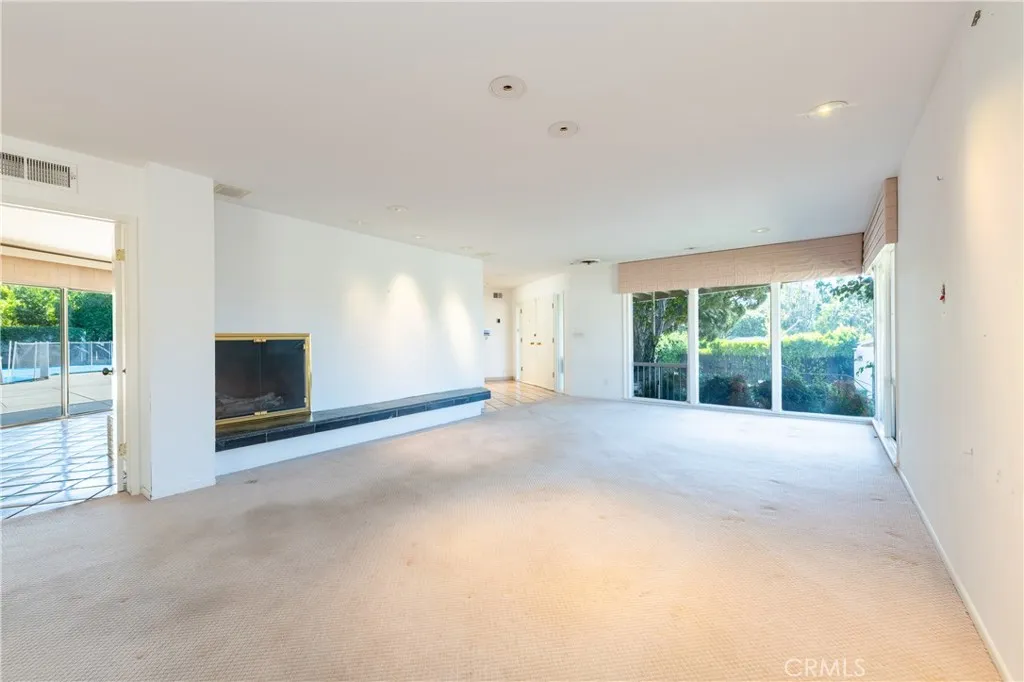 16237 Meadowridge, Encino, California 91436 home-pic-9