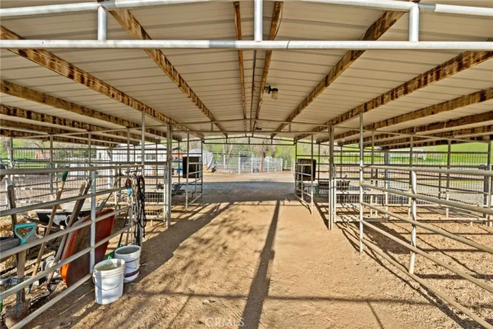 HORSE MOTEL