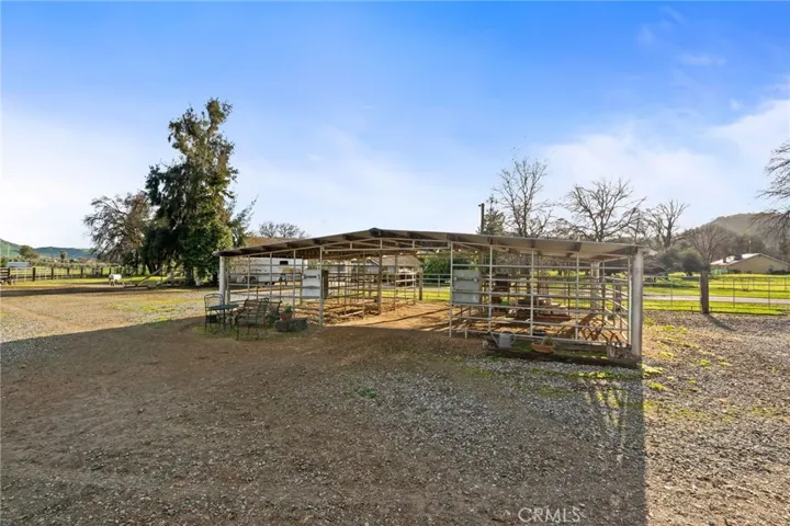 HORSE MOTEL