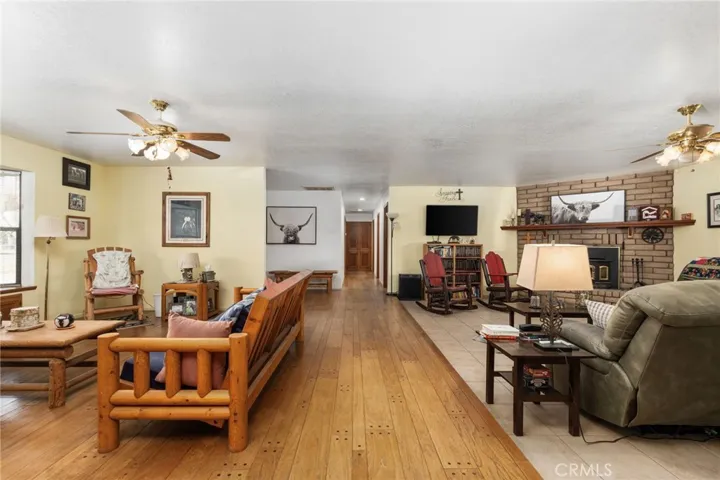 LIVING AND SITTINGS ROOMS