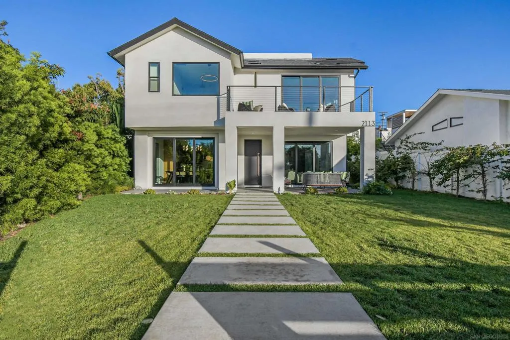2113 2115 Frankfort St, San Diego, California 92110 home-pic-2