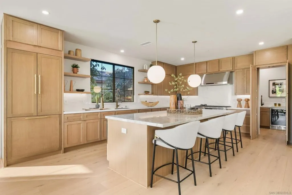 2113 2115 Frankfort St, San Diego, California 92110 home-pic-12