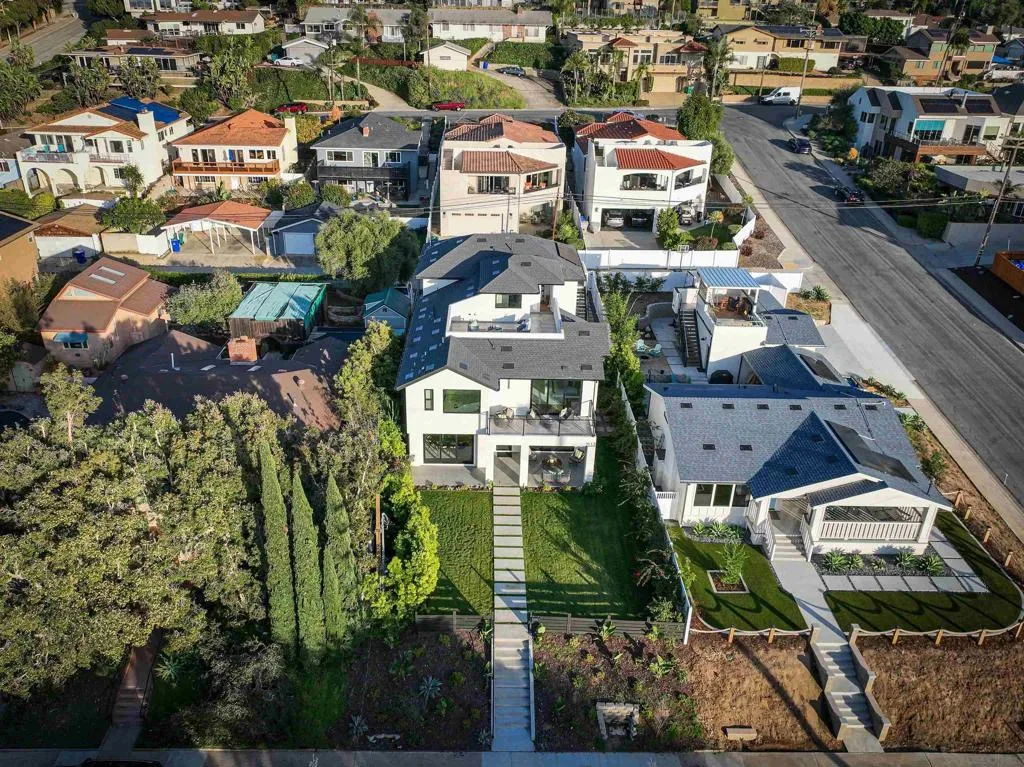 2113 2115 Frankfort St, San Diego, California 92110 home-pic-23
