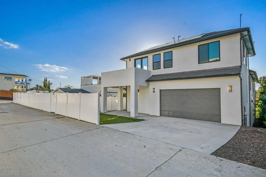 2113 2115 Frankfort St, San Diego, California 92110 home-pic-47