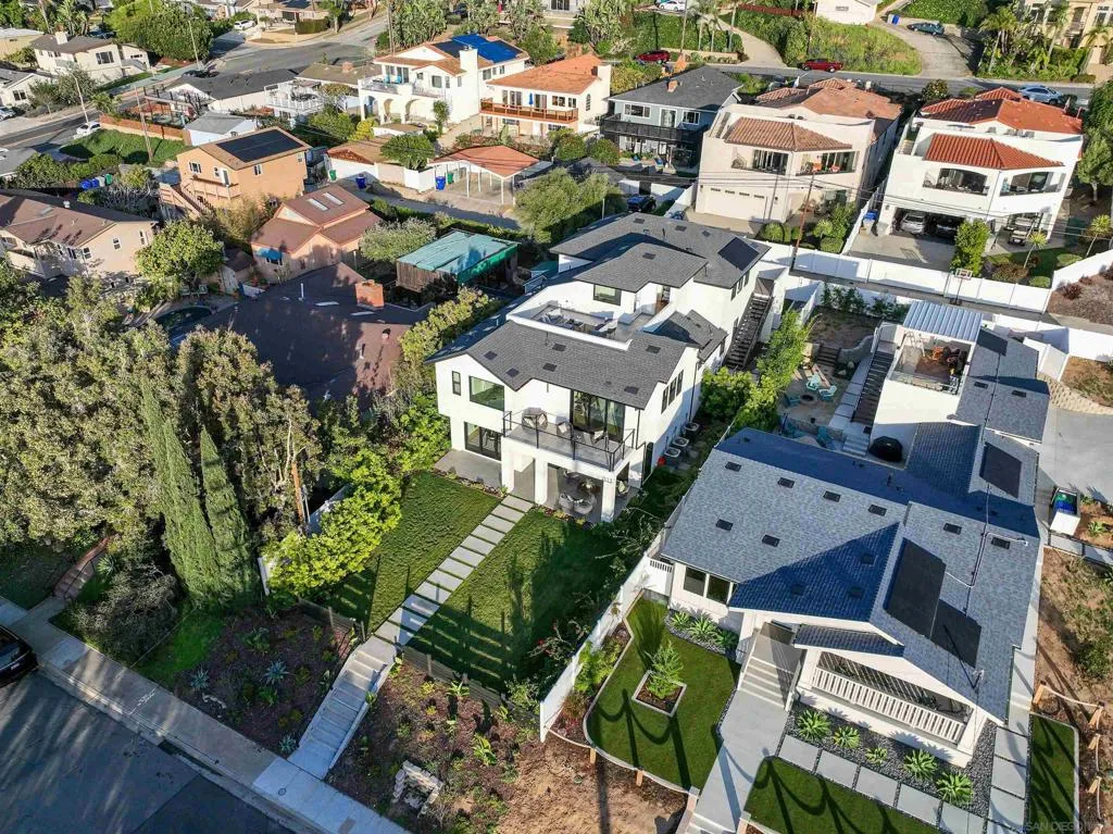 2113 2115 Frankfort St, San Diego, California 92110 home-pic-16