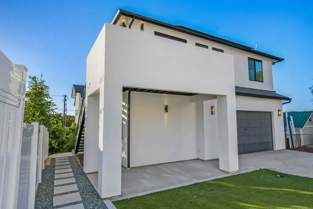 2113 2115 Frankfort St, San Diego, California 92110 home-pic-46