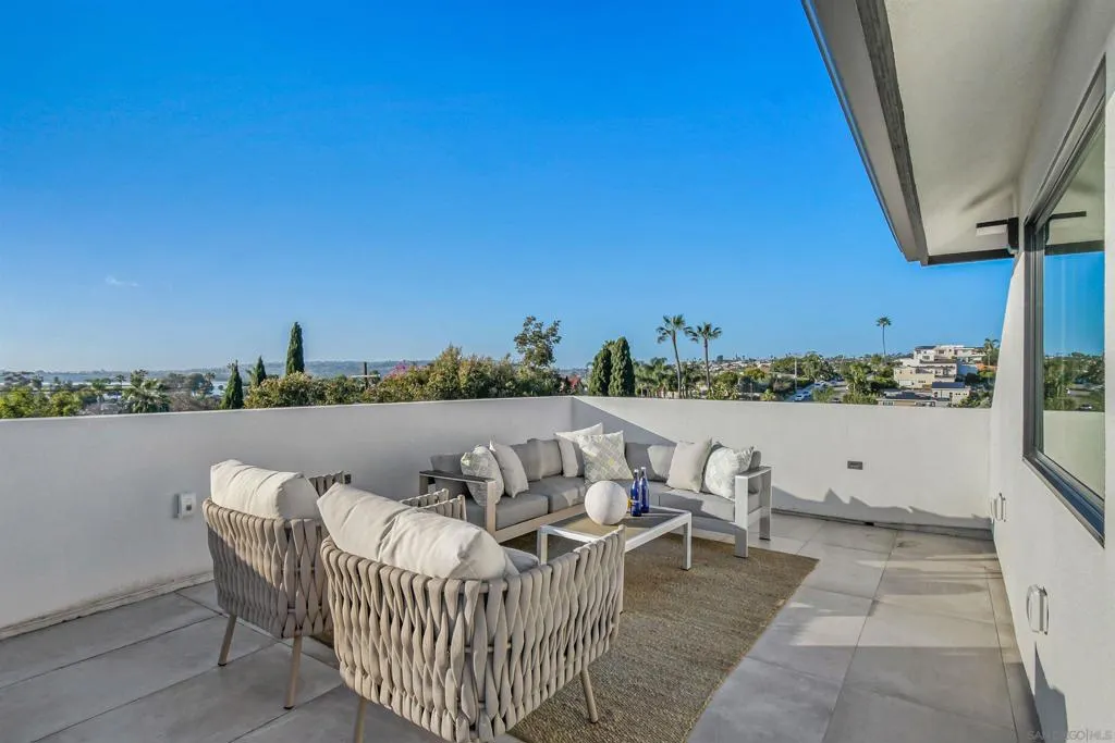 2113 2115 Frankfort St, San Diego, California 92110 home-pic-35