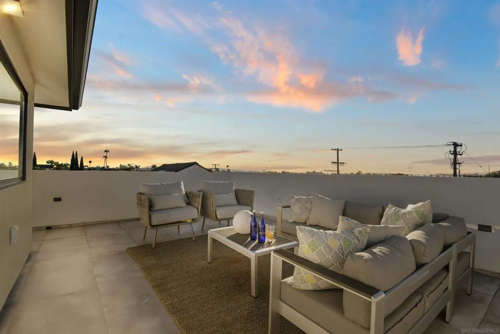 2113 2115 Frankfort St, San Diego, California 92110 home-pic-50