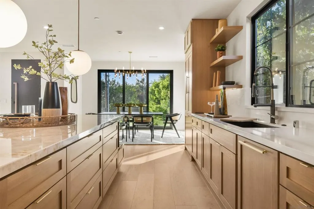 2113 2115 Frankfort St, San Diego, California 92110 home-pic-13