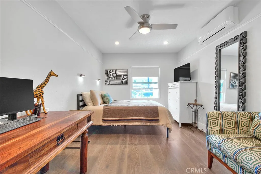 256 Falcon, Long Beach, California 90802 home-pic-23