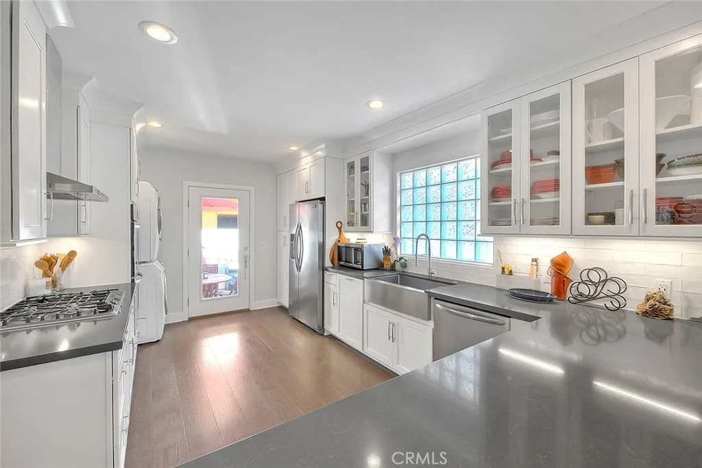 256 Falcon, Long Beach, California 90802 home-pic-8