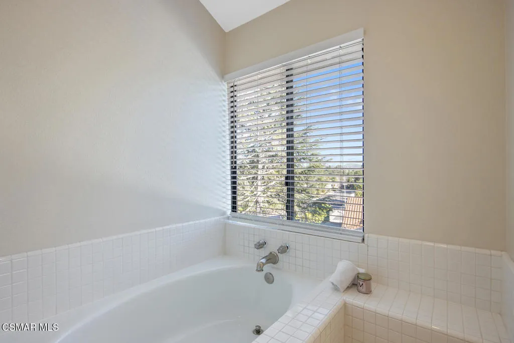 2026 Stonehill Circle, Thousand Oaks, California 91360 home-pic-28