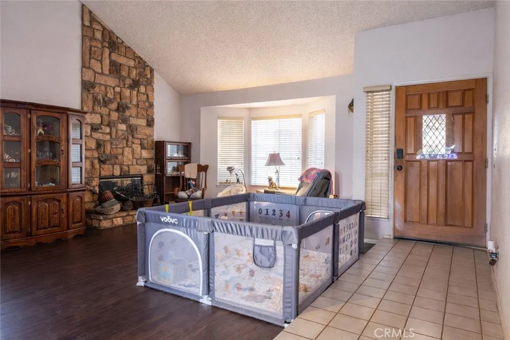 1543 Hanford, Redlands, California 92374 home-pic-4