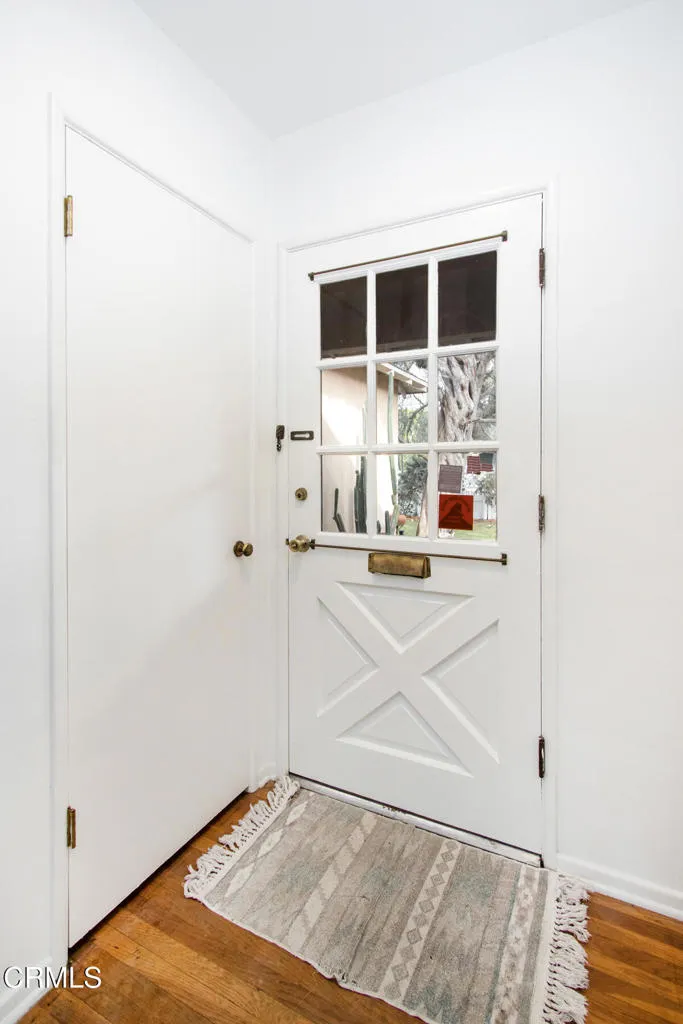 6425 Columbus Avenue, Los Angeles, California 91411 home-pic-3