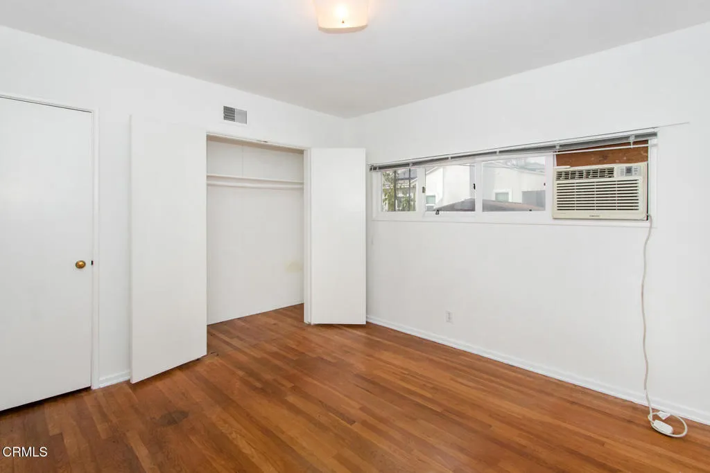 6425 Columbus Avenue, Los Angeles, California 91411 home-pic-11