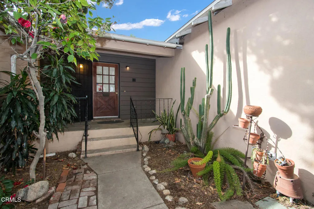 6425 Columbus Avenue, Los Angeles, California 91411 home-pic-2