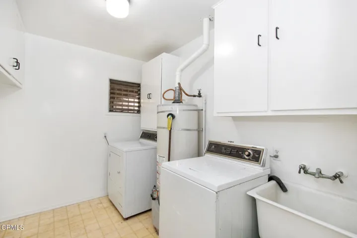 16) 6425 Columbus Avenue - Laundry