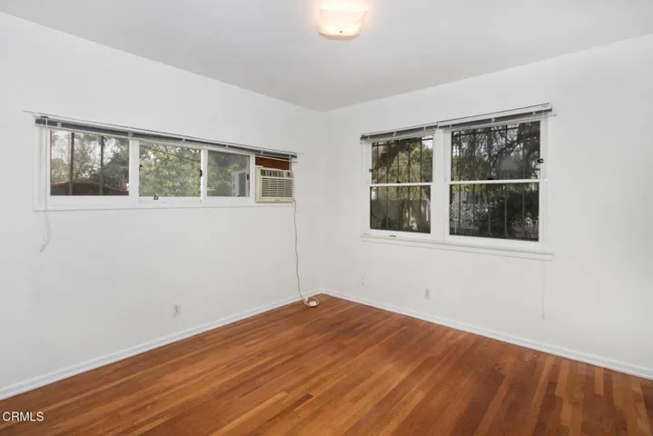 10) 6425 Columbus Avenue - Bedroom