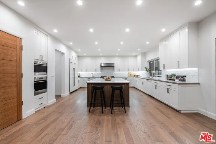 Large chef's kitchen