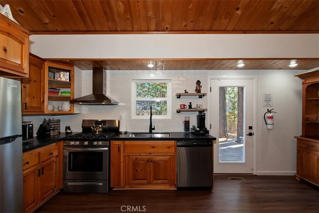 631 Crestwood, Big Bear Lake, California 92315 home-pic-15