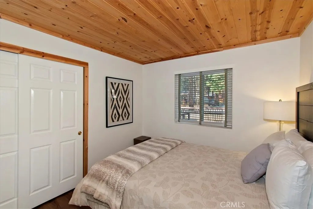 631 Crestwood, Big Bear Lake, California 92315 home-pic-21