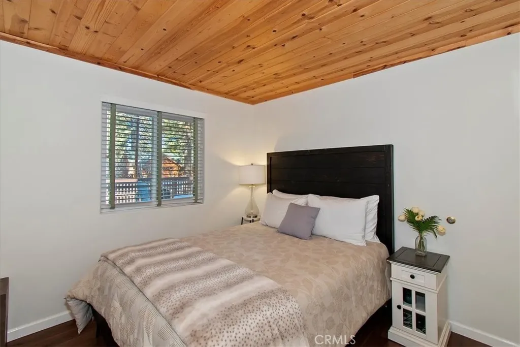 631 Crestwood, Big Bear Lake, California 92315 home-pic-22