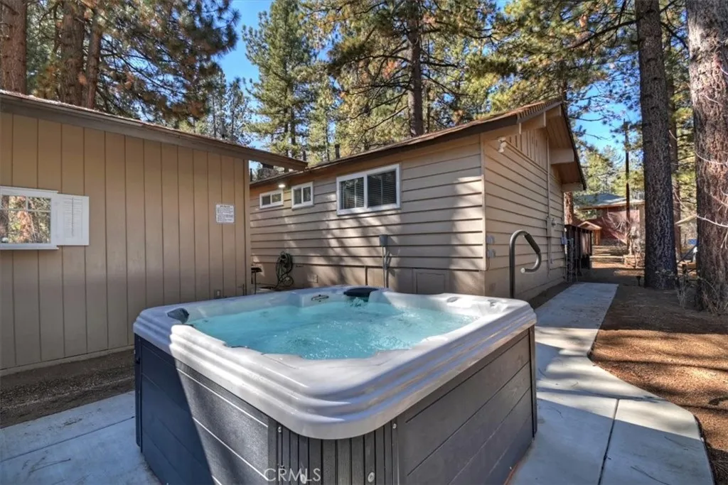 631 Crestwood, Big Bear Lake, California 92315 home-pic-30