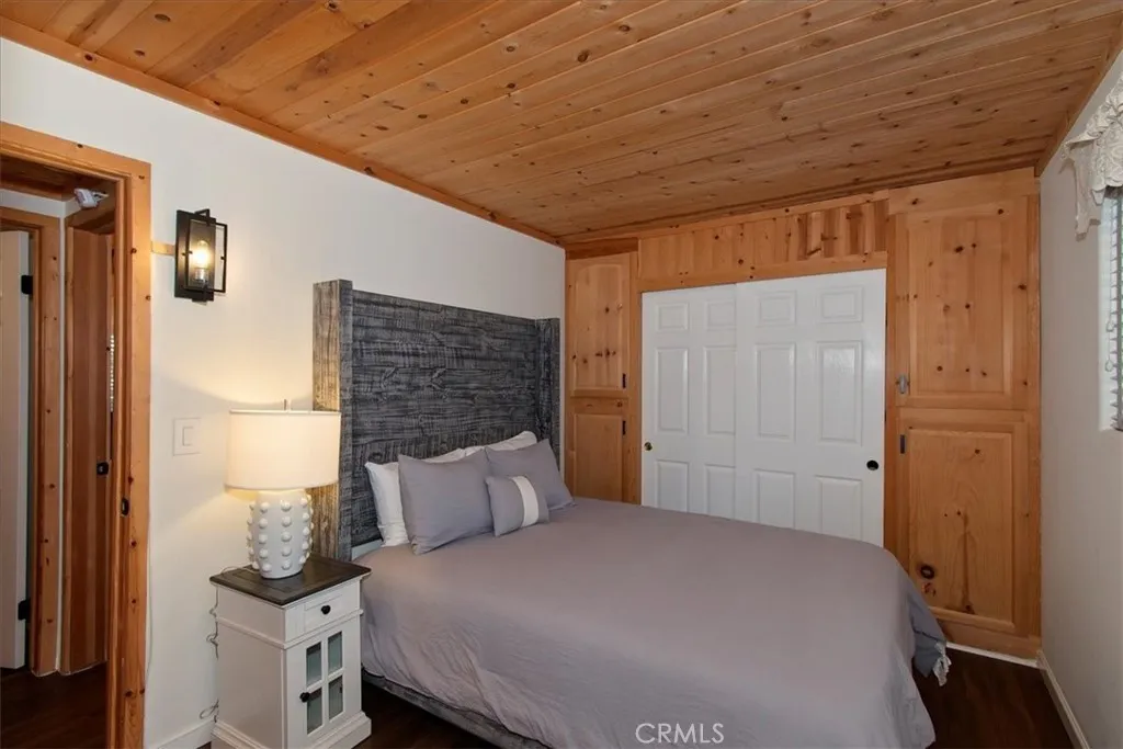 631 Crestwood, Big Bear Lake, California 92315 home-pic-18