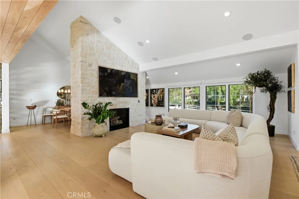 5565 Jed Smith, Hidden Hills, California 91302 home-pic-5