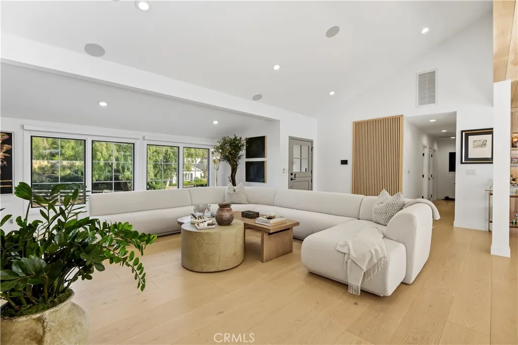 5565 Jed Smith, Hidden Hills, California 91302 home-pic-6