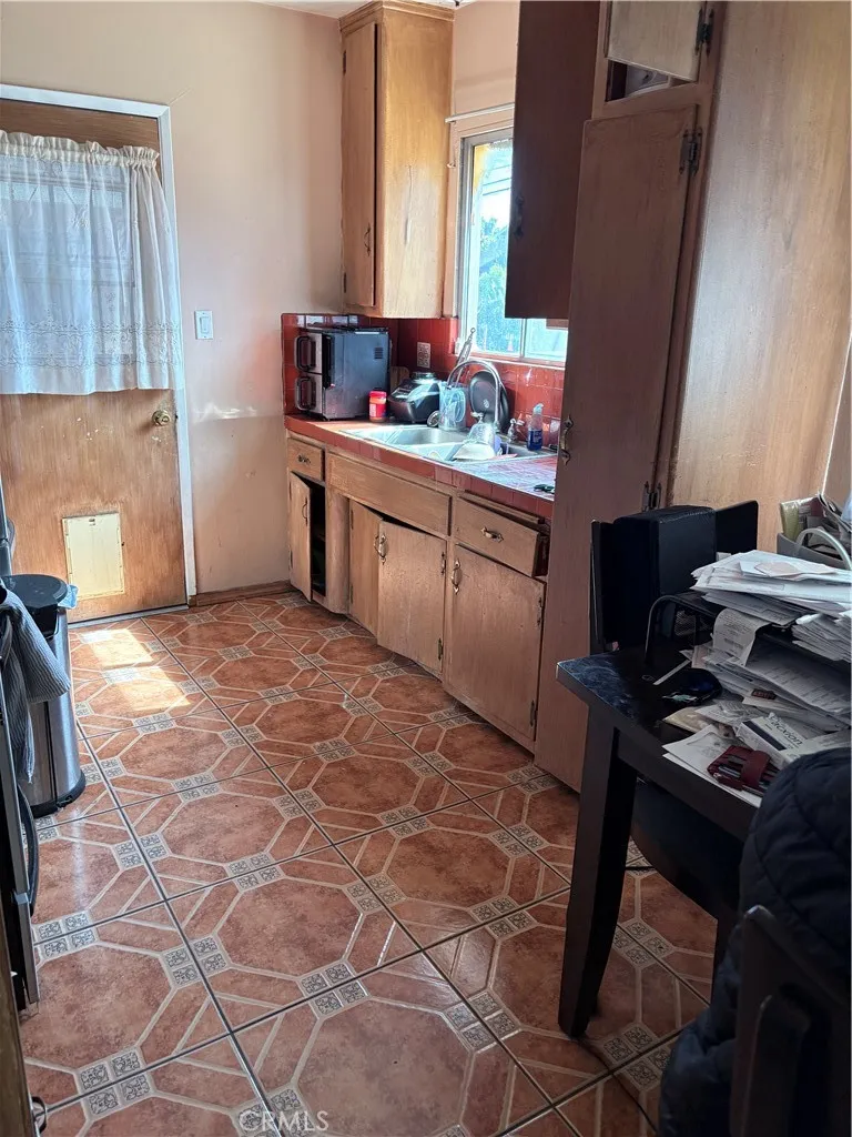 840 W 167th Street, Gardena, California 90247 home-pic-4