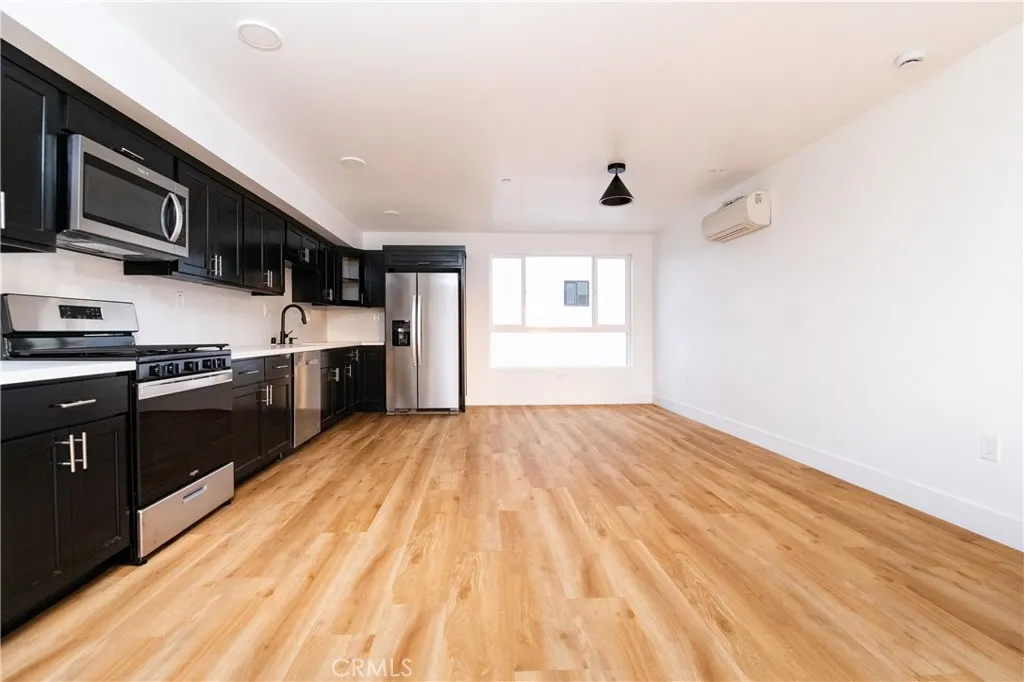1184 N Normandie Avenue, Los Angeles, California 90029 home-pic-16