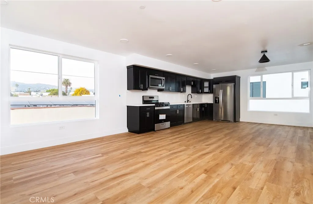 1184 N Normandie Avenue, Los Angeles, California 90029 home-pic-17
