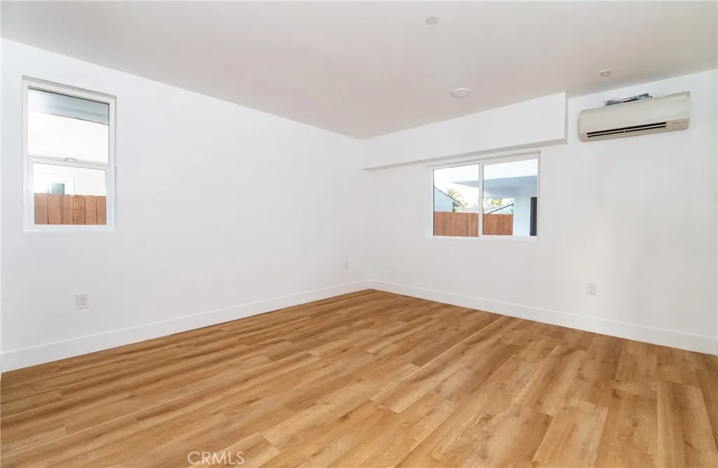 1184 N Normandie Avenue, Los Angeles, California 90029 home-pic-12