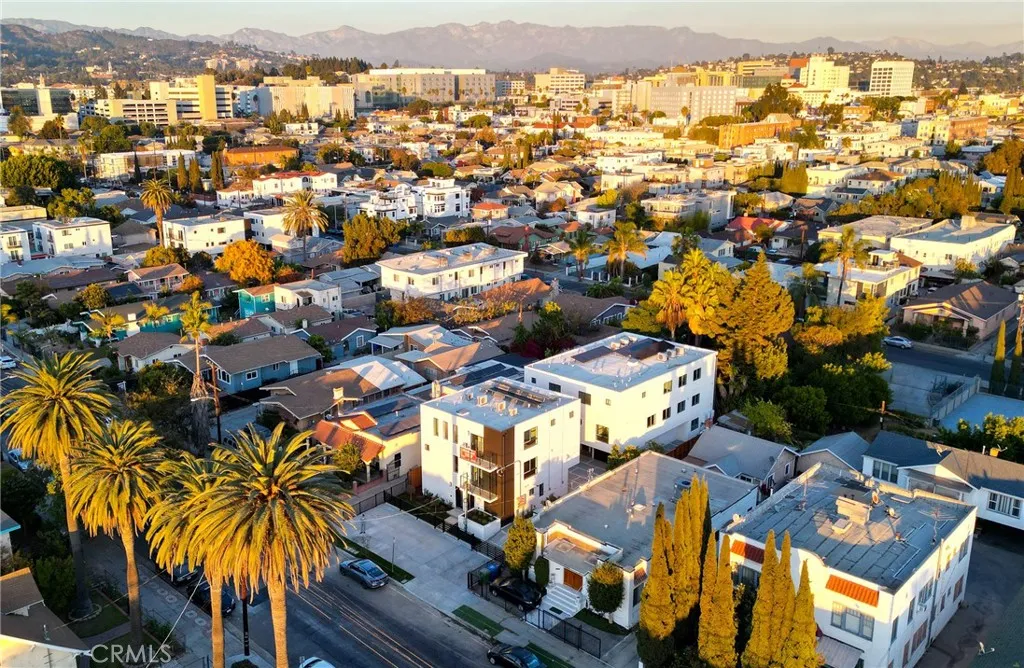 1184 N Normandie Avenue, Los Angeles, California 90029 home-pic-10