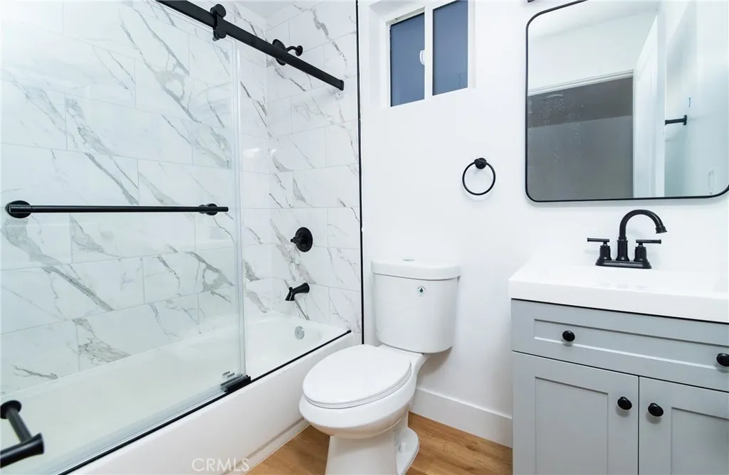 1184 N Normandie Avenue, Los Angeles, California 90029 home-pic-18