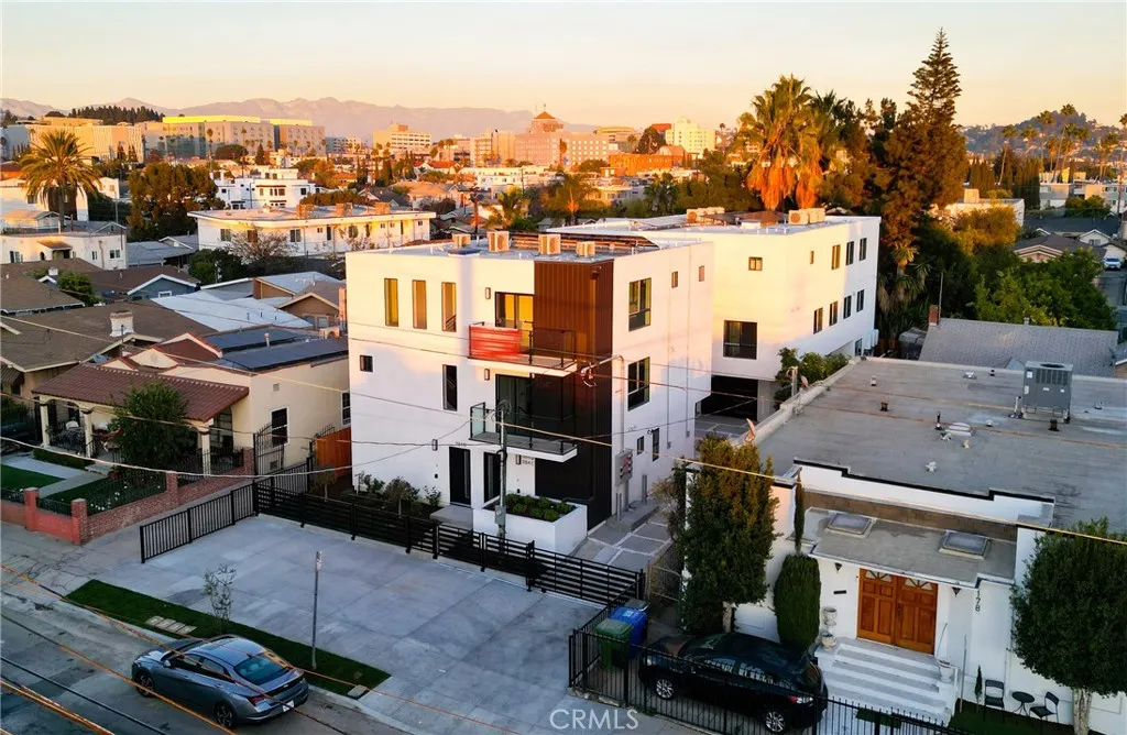 1184 N Normandie Avenue, Los Angeles, California 90029 home-pic-6