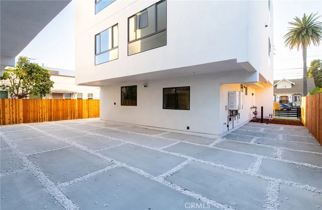 1184 N Normandie Avenue, Los Angeles, California 90029 home-pic-30